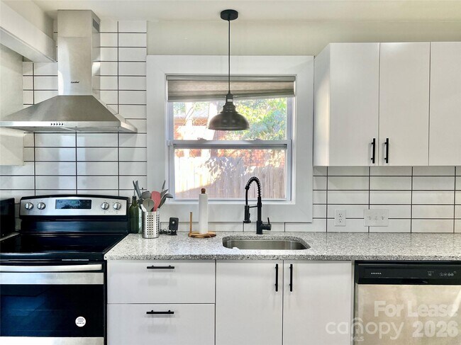 Building Photo - 3205 Brixton Ct