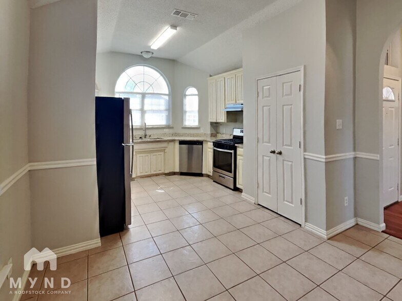 Building Photo - 8617 Saranac Trail