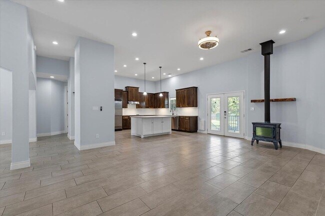 Building Photo - 127 Medlar Dr