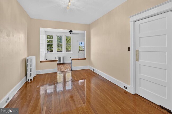 Building Photo - 623 Farragut St NW