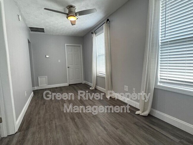 Building Photo - 2803 College St