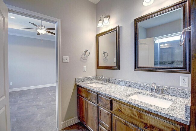 Building Photo - 7530 Sable Creek Dr