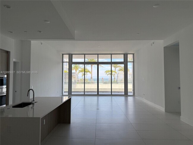 Building Photo - 153 N Seabreeze Blvd