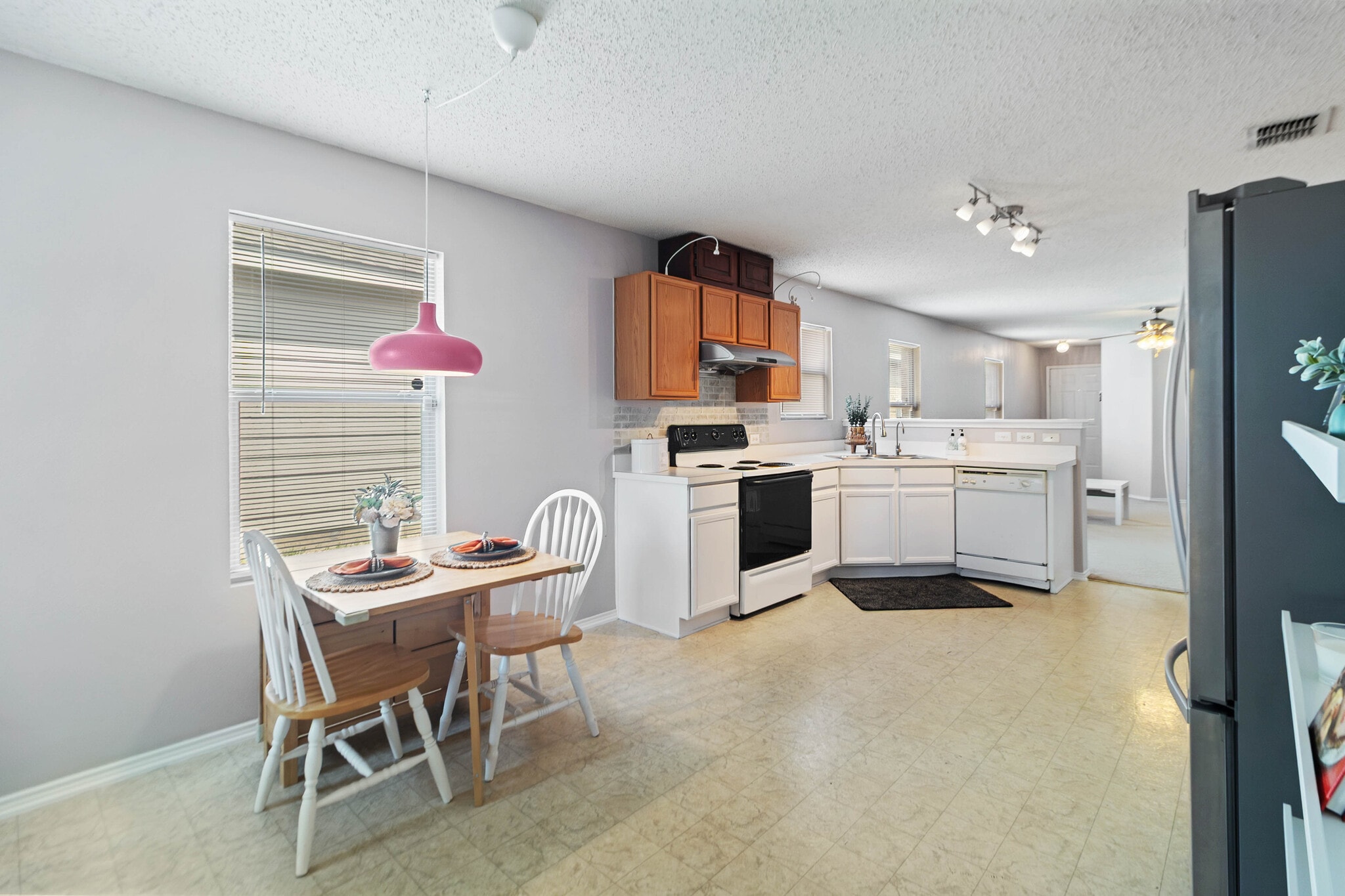 Building Photo - 6717 Waterhill Ln
