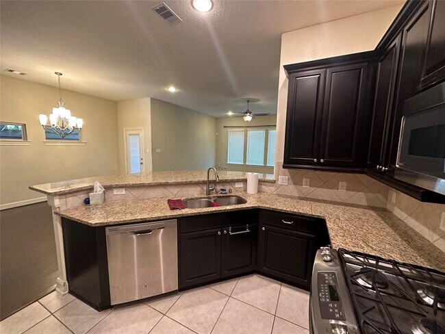 Building Photo - 5151 Oasis Park Ln