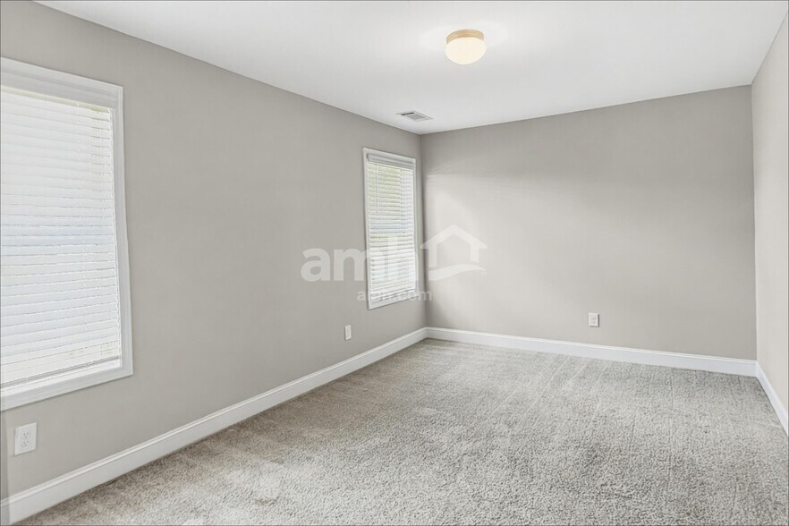 Building Photo - 1210 Victoria Walk Ln