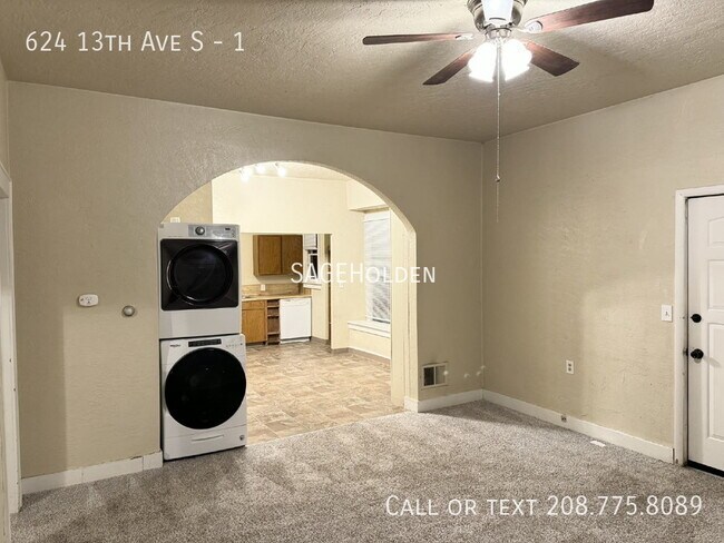 Building Photo - 624 13th Ave S