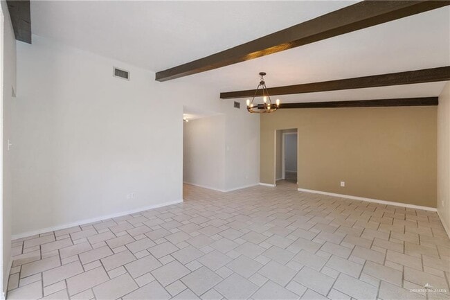 Building Photo - 18 Martin Ave