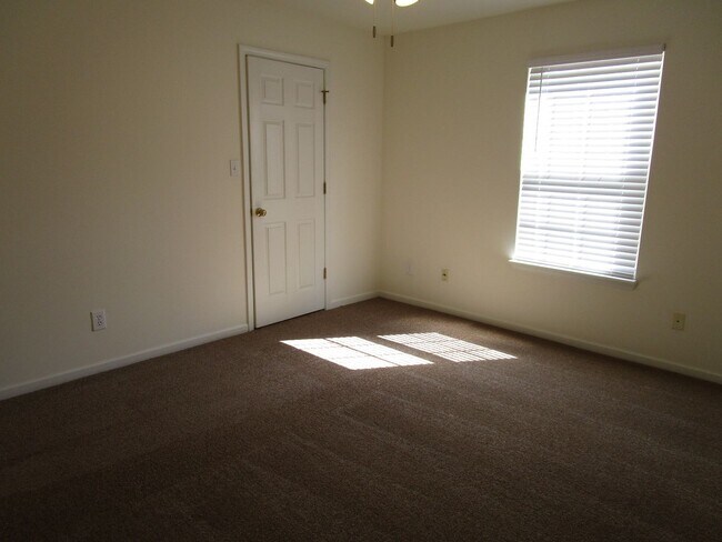 Building Photo - 5004-5006 Carrie Ridge Dr.