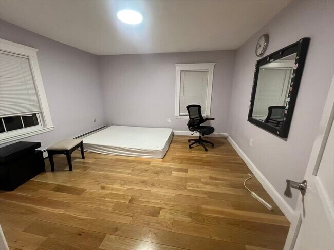 Building Photo - 162 Elliot Ave