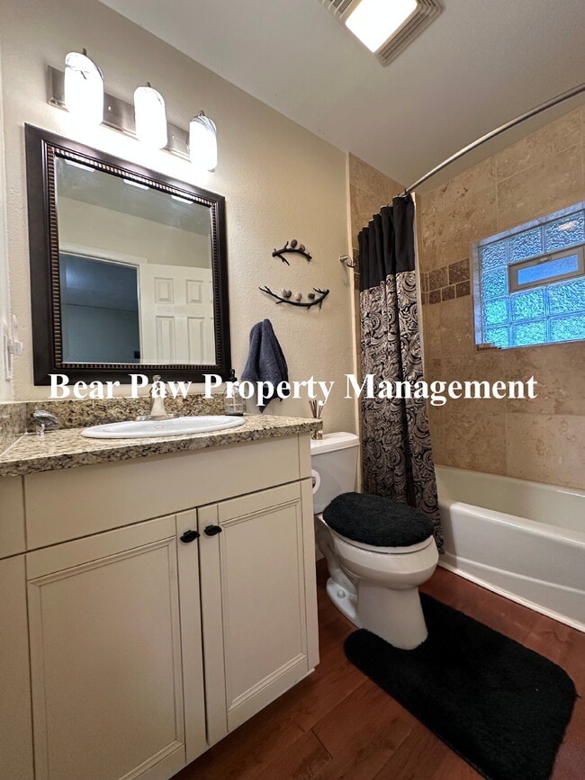 Building Photo - "Charming Duplex! Your Perfect Mountain Home Awaits!"