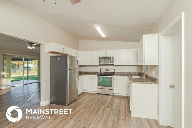 Building Photo - 514 4th Pl SW