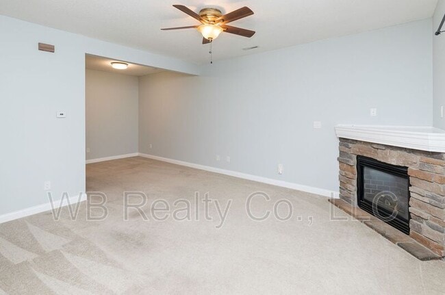 Building Photo - 10525 Hickory Dr