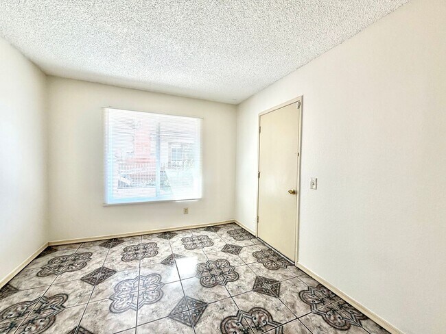 Building Photo - Gated 3 Bedroom 2.5 Bath Home with Bonus Room & Private Balcony