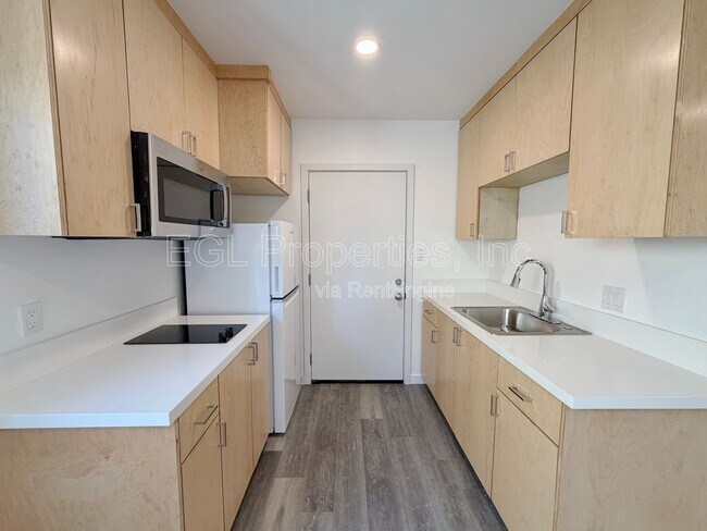 Building Photo - 4239 1/2 West 64th Street