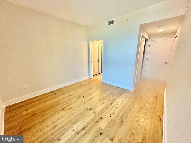 Building Photo - 1211 Van St SE