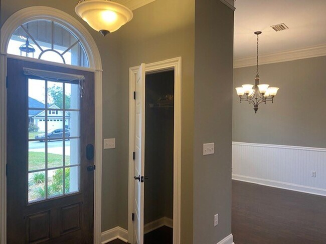 Building Photo - Elegant 4BD/2BA Home in the Charming Laurel Brooke Neighborhood, Valdosta, GA!