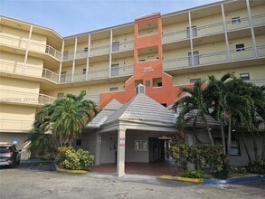 Building Photo - 8290 Lake Dr