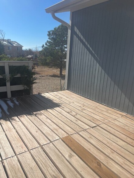 Deck - 240 W Kyle Dr