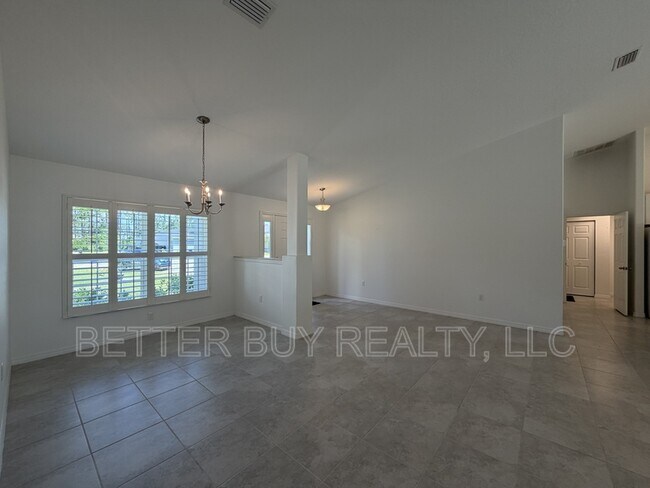 Building Photo - 16 Kalendar Ct