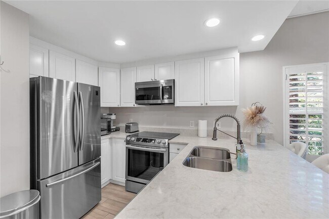 Building Photo - 3401 54th Dr W