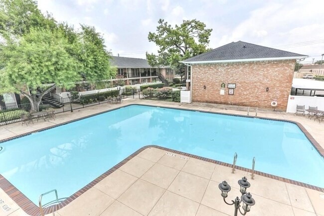 Building Photo - 14333 Memorial Dr