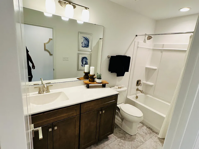 Building Photo - 927 Little Fieldstone Court
