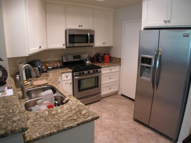 Building Photo - 16521 Stonehaven Ct