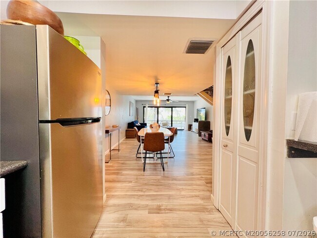 Building Photo - 11000 S Ocean Dr