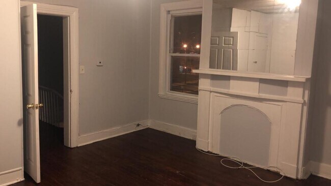 Building Photo - 208 Pennington Ave