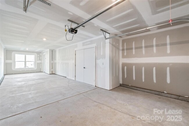 Building Photo - 417 Blairhill Rd