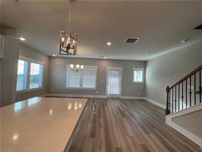 Building Photo - 1061 Knoxboro Ln