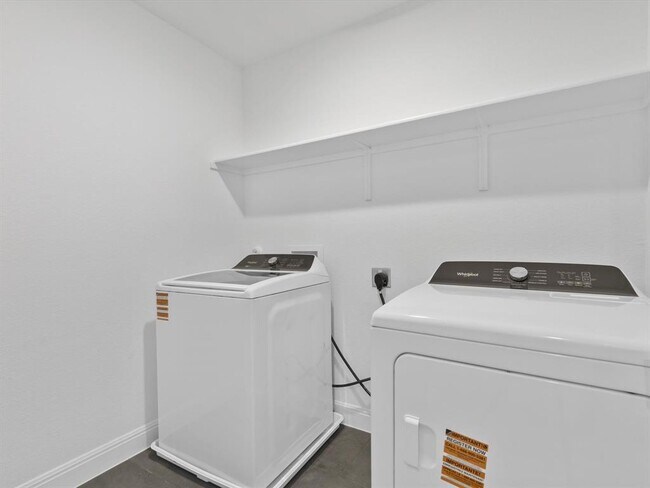 Building Photo - 633 Runnel Dr