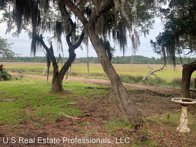 Building Photo - 3 br, 2 bath House - 187 Circle Drive