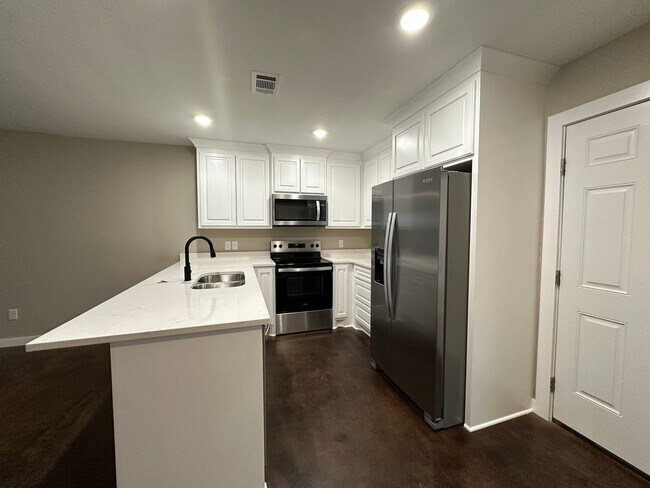 Building Photo - 501 Ave 3 NW