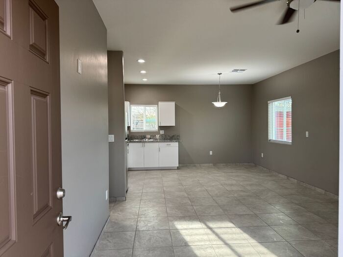 Building Photo - 2581 E Pinal Vista