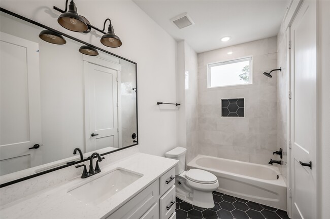 Building Photo - 4605 Terry St