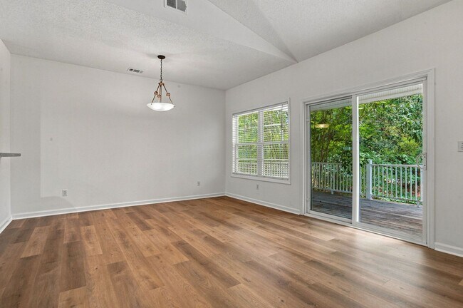 Building Photo - 13 Paddington Ln