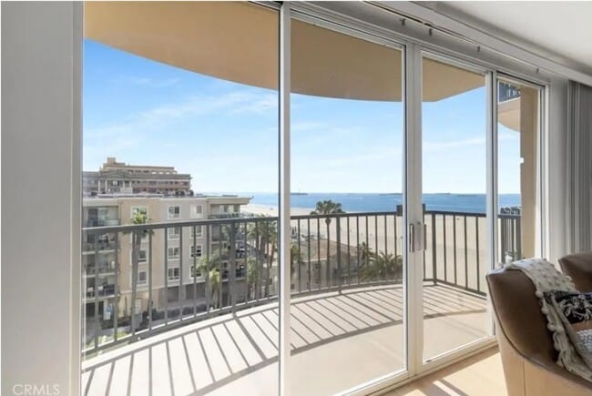 Building Photo - 2-Bedroom, 2-Bathroom Home in Prime Long B...