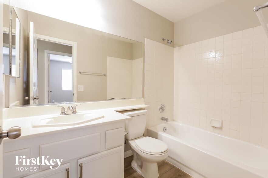 Building Photo - 9809 Double Rock Dr