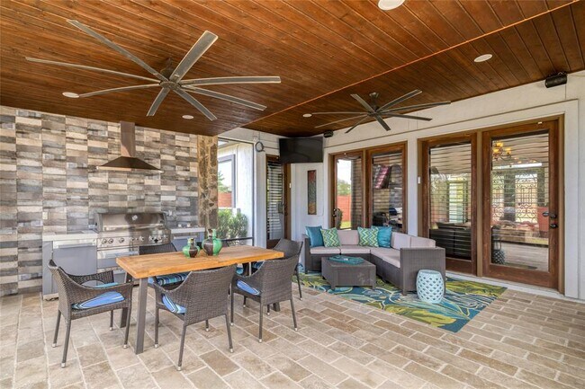 Building Photo - 15203 Lariat Trail