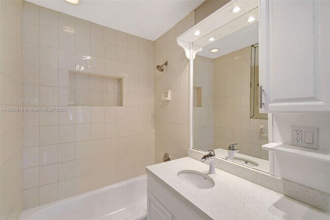 Building Photo - 320 NW 51st Ct