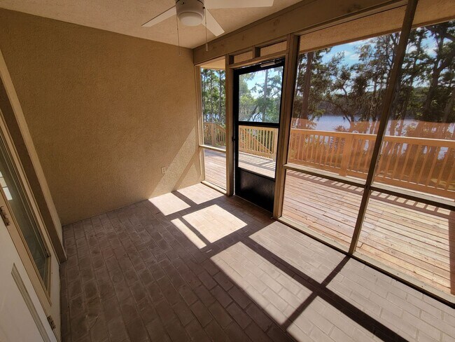Building Photo - Cypress Lake S/D home in Lake Park