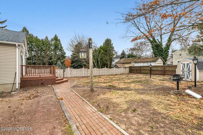 Building Photo - 18 Holly St