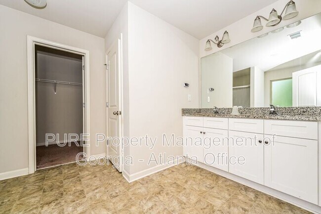 Building Photo - 130 Daisy Cir
