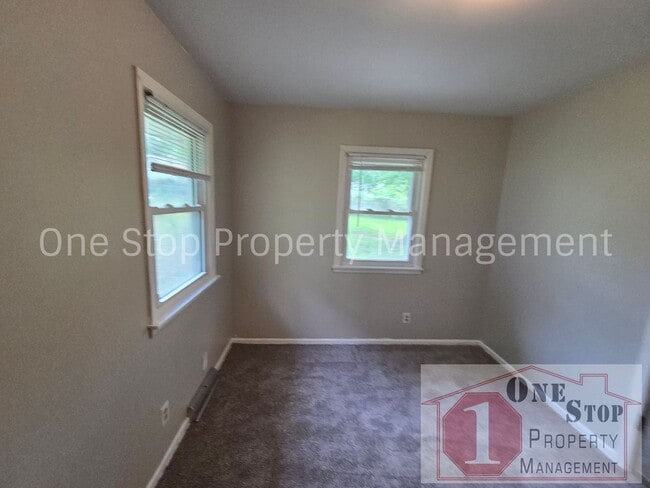 Building Photo - Adorable 2 Bedroom, 1 Bathroom, 1 Car Garage House in Independence!