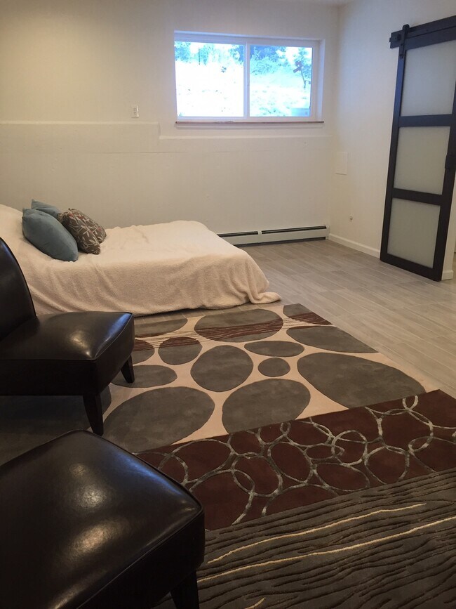 Building Photo - 6120 Magnolia Dr