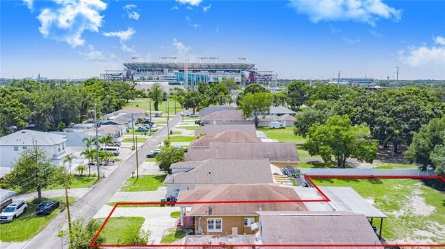 Building Photo - 3321 W Woodlawn Ave