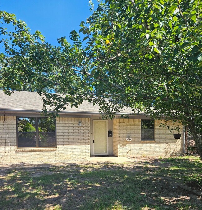 Building Photo - 3201 Libbie St