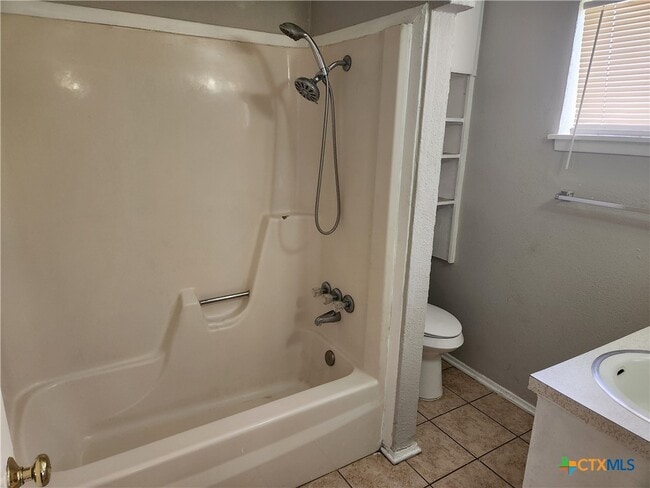 Building Photo - 1802 Avenue H A Ave